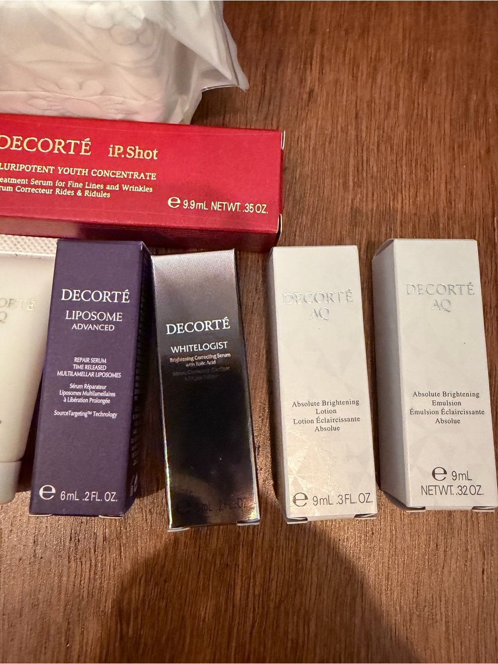 Decorte gift set - Picture 10 of 11